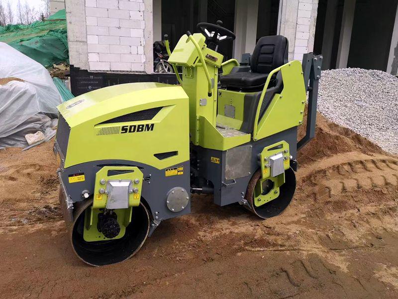 奔馬小型壓路機(jī)土方壓實(shí)、溝槽回填施工案例