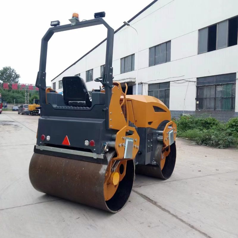 奔馬5噸小型座駕壓路機(jī)BM5000